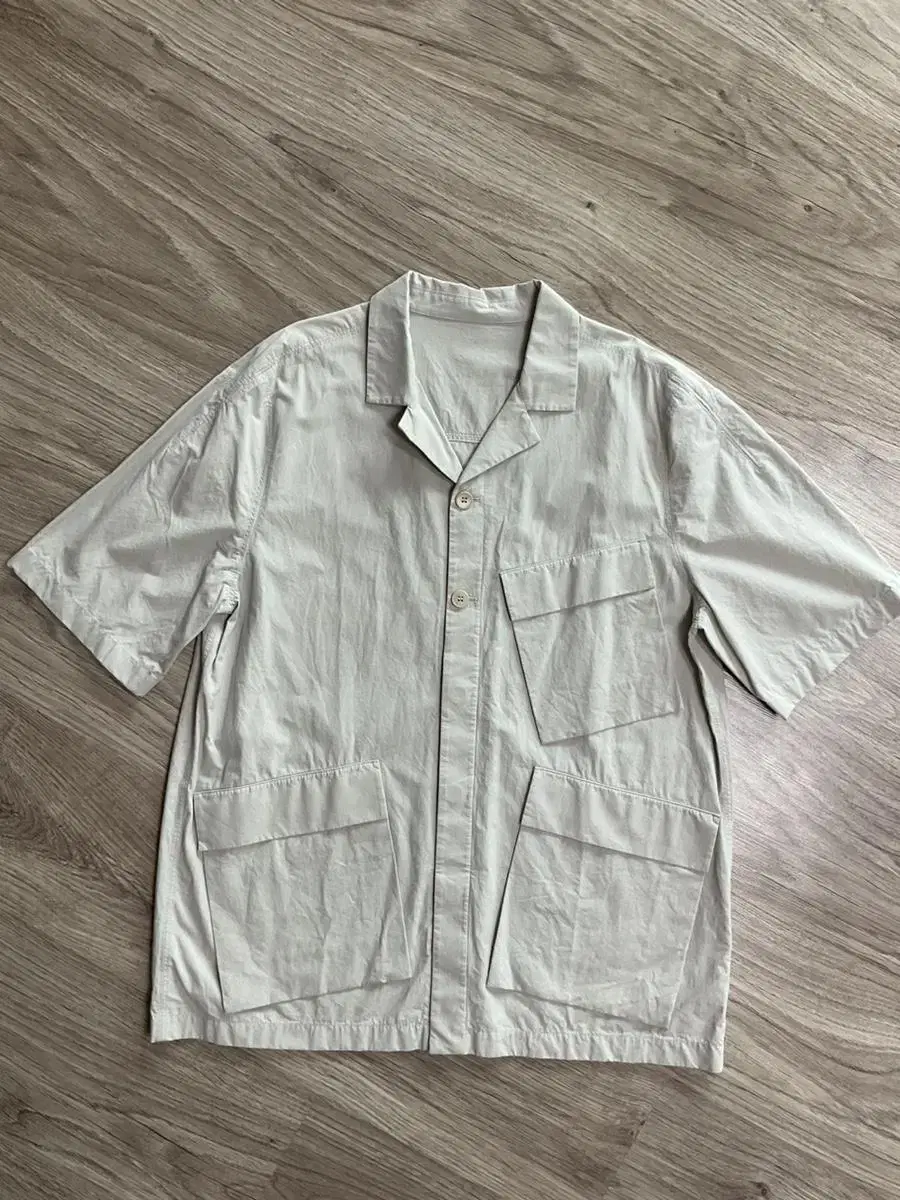 [M] COS Course Multipocket short-sleeved shirt beige