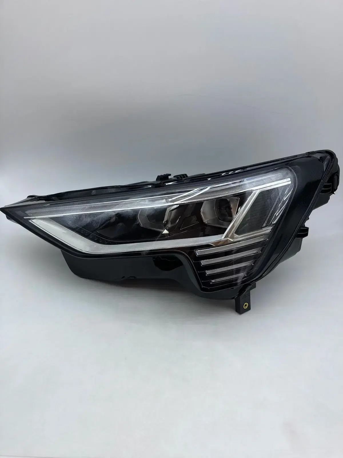 E트론/헤드램프 | 브랜드 중고거래 플랫폼, 번개장터