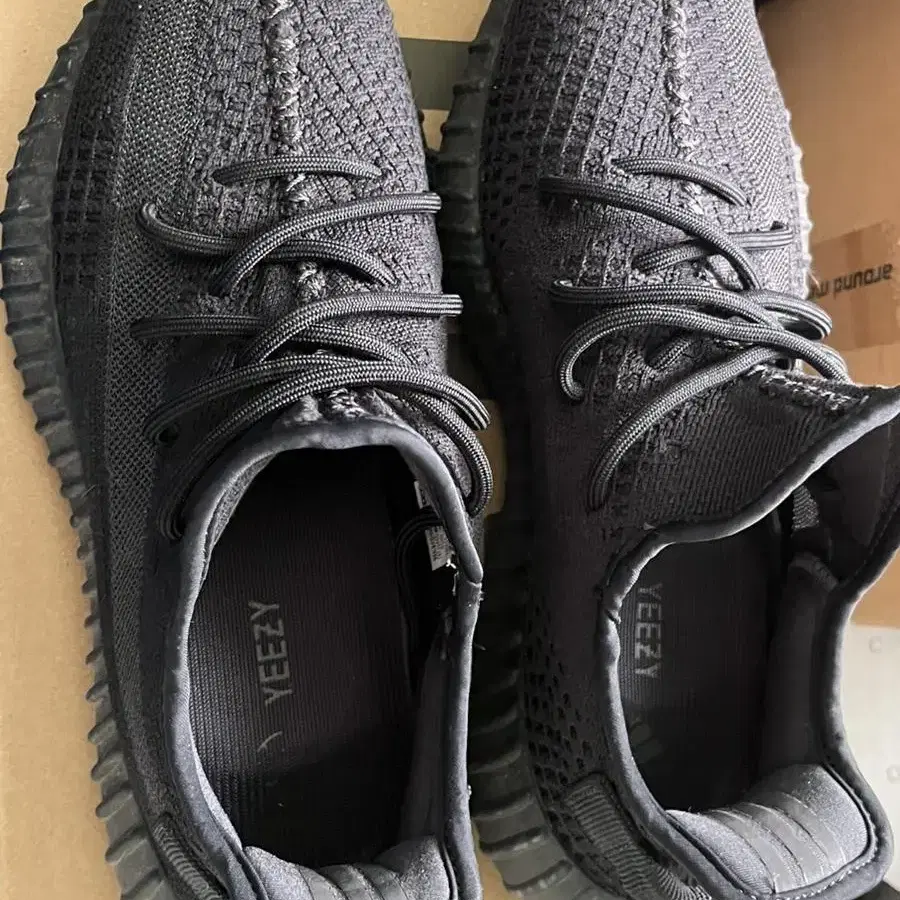 Yeezy boost 350 v2 280size