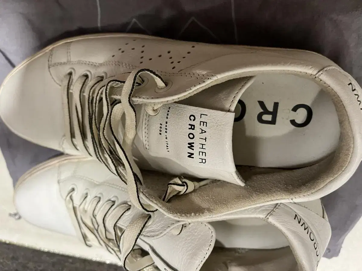 Leather Crown (Song Joong Ki sneakers)