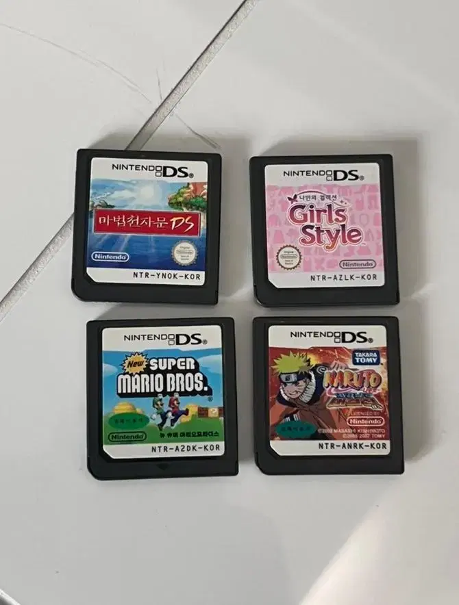 Nintendo DS chip (Mario,Naruto,Magical Skyward Bound,Girls Style) , Pink