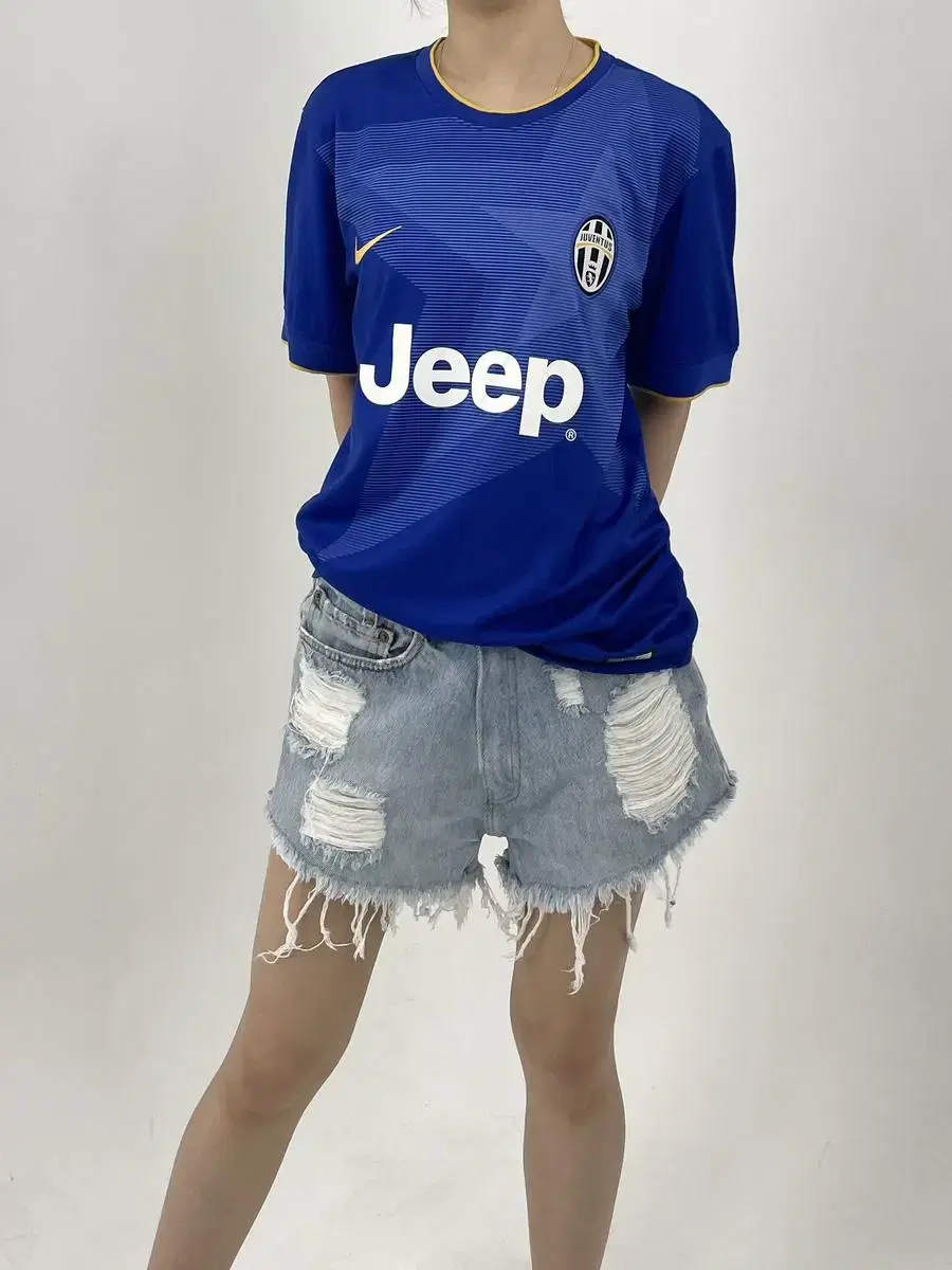 2014-2015 nike juventus jeep away jersey