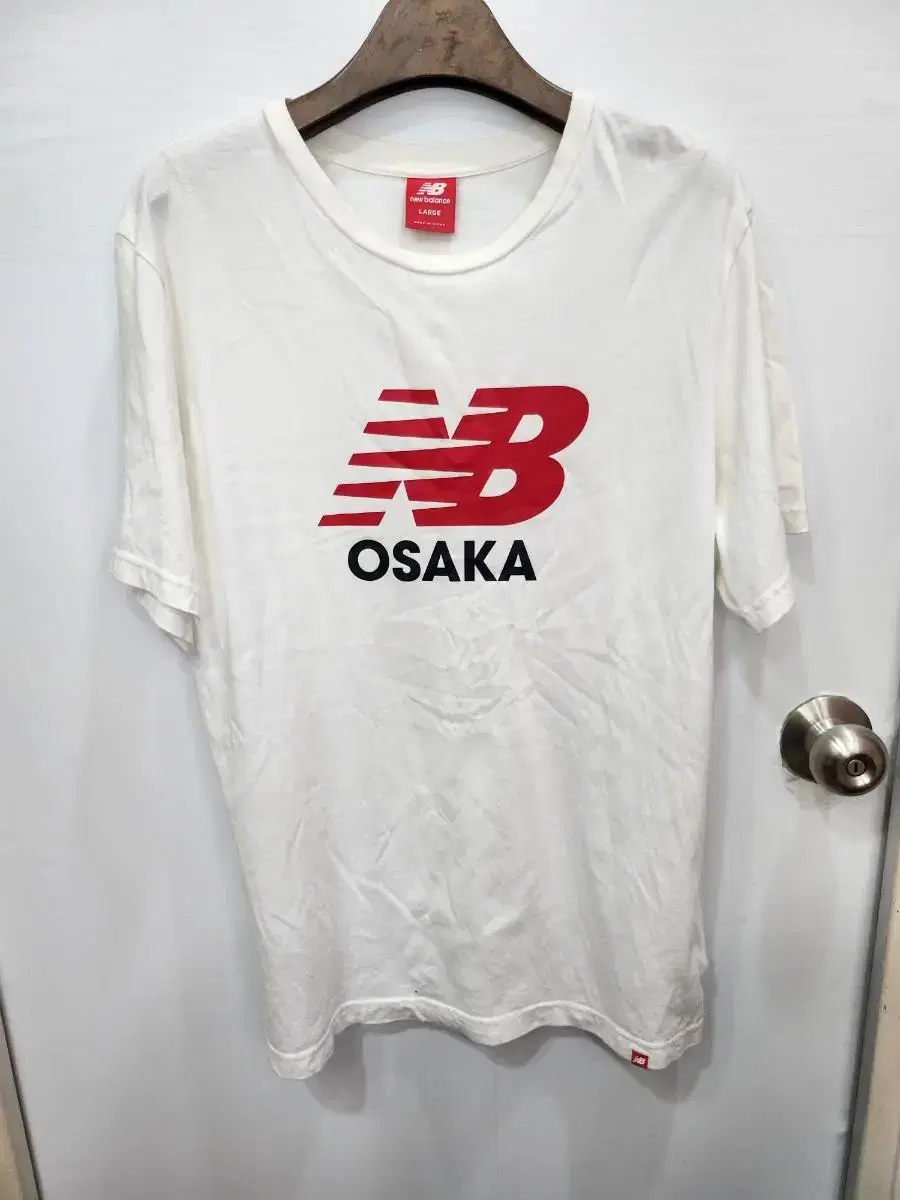 L,100) New balance New Balance Osaka short sleeve t-shirt!