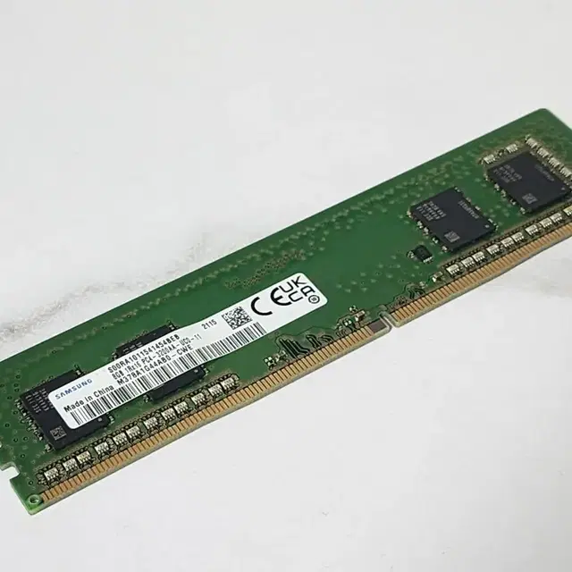 삼성 DDR4 8GB 단면