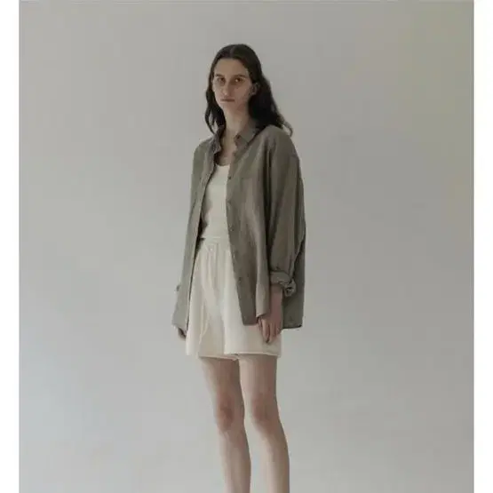 모이아 셔츠 moia box linen shirt (pale khaki)