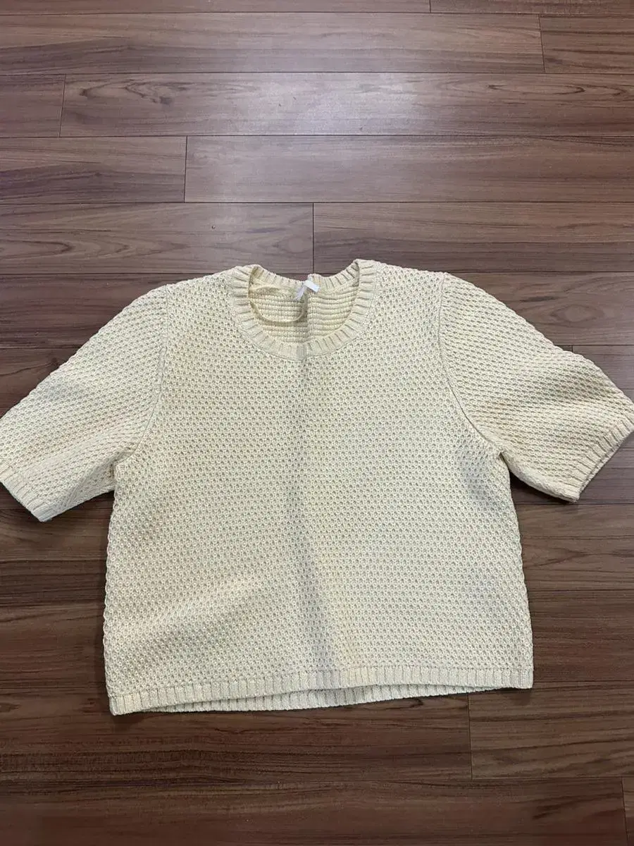 Cotton knit short-sleeved shirt