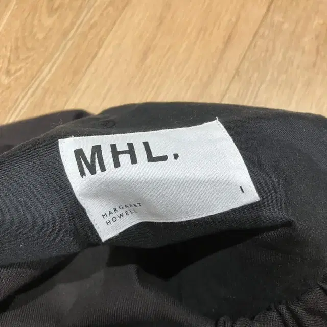 마가렛 호웰 MHL 스커트 (닥터마틴 레인부츠 증정)