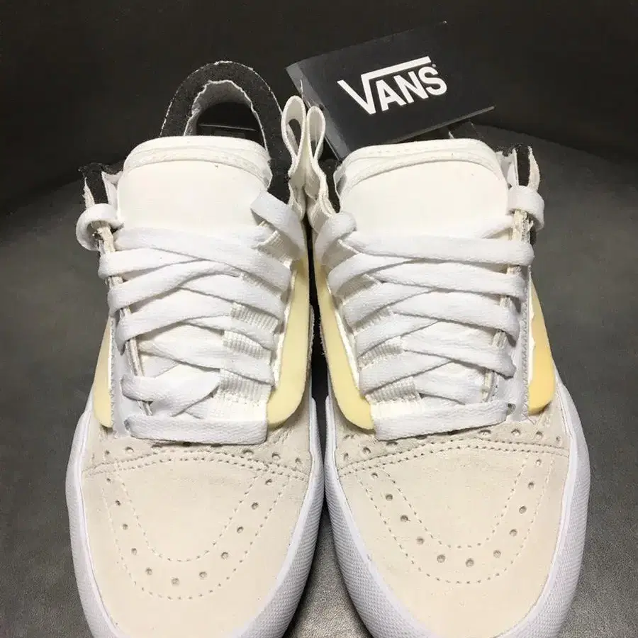 [245mm] 반스 올드스쿨 캡 트루화이트 Vans