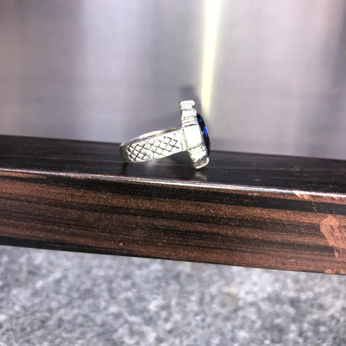 Vintage Snowman snake ring