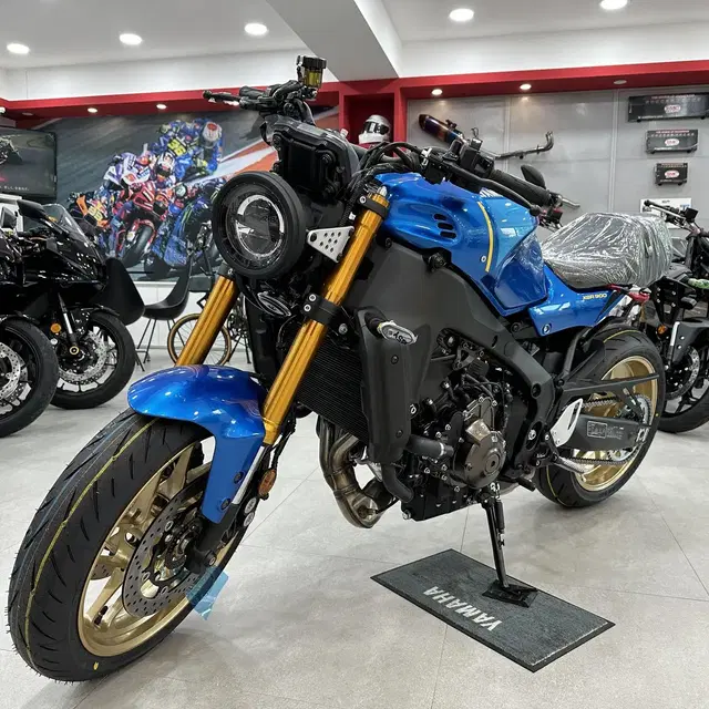 2023녀 야마하 XSR900 (ABS) 0km 레전드 블루 박스신차.