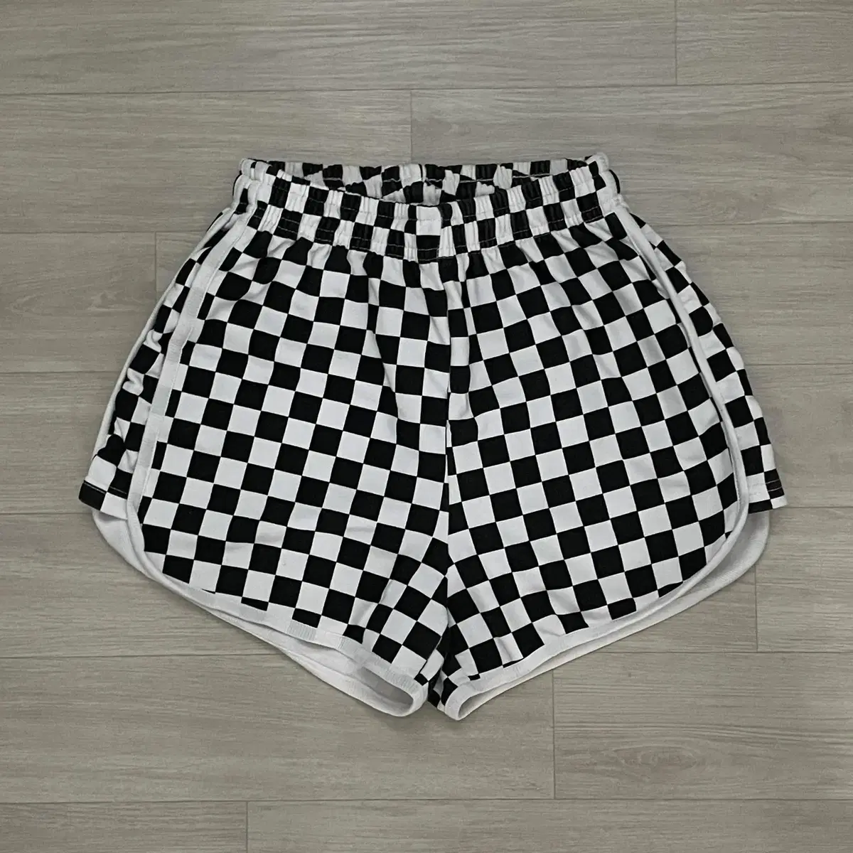 checkerboard training shorts