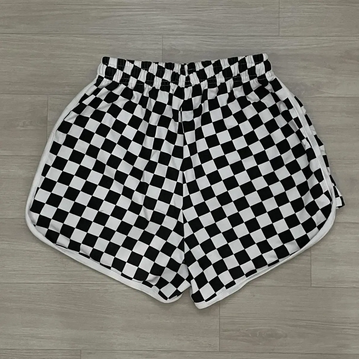 checkerboard training shorts