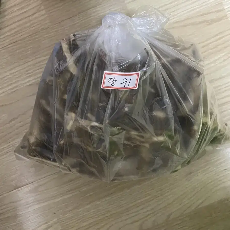 자연산 야생 말린당귀뿌리250g