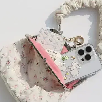 ★送料・関税込★Margarin Fingers★FLORAL QUILTED TOTE BAG★ 마가린핑거 FLORAL QUILTED TOTE BAG (CREAM) | 브랜드 중고거래