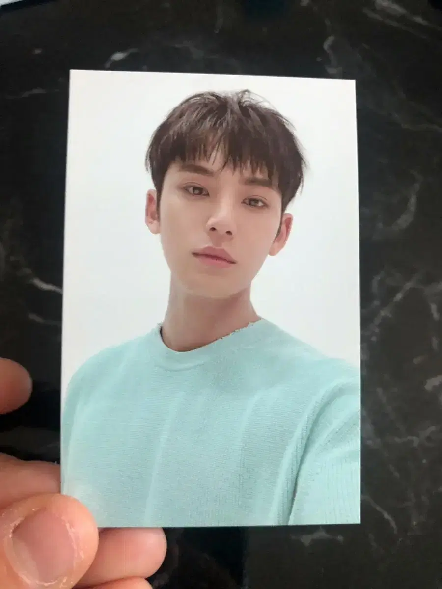 Seventeen mingyu Caratland Caran T-shirt photocard WTS