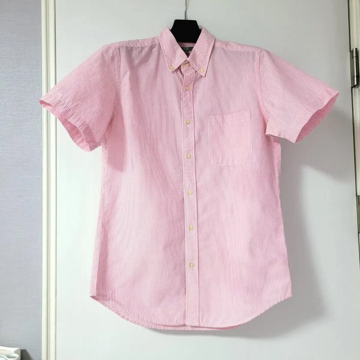 Uniqlo Jimmy Seersucker Stripe Short Sleeve Shirt