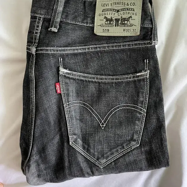 [W32 L32] 리바이스 519  Levis 블랙 화이트 skinny