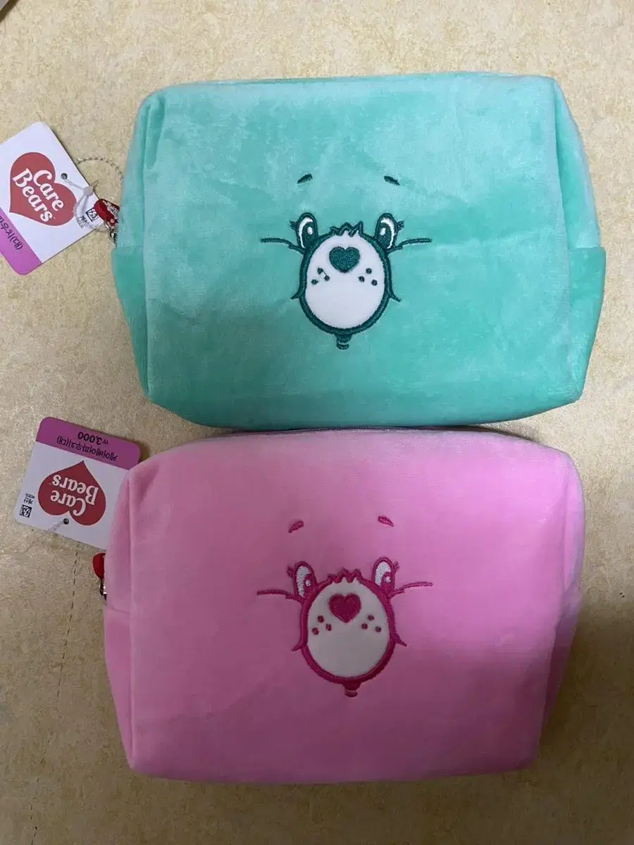 Daiso bear-face pouch