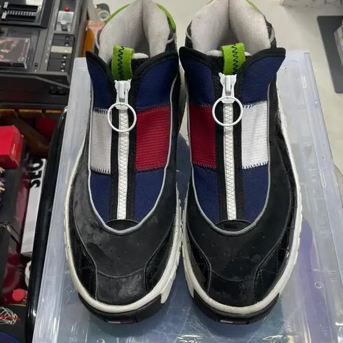 90s tommy hilfiger shoes 타미힐피거