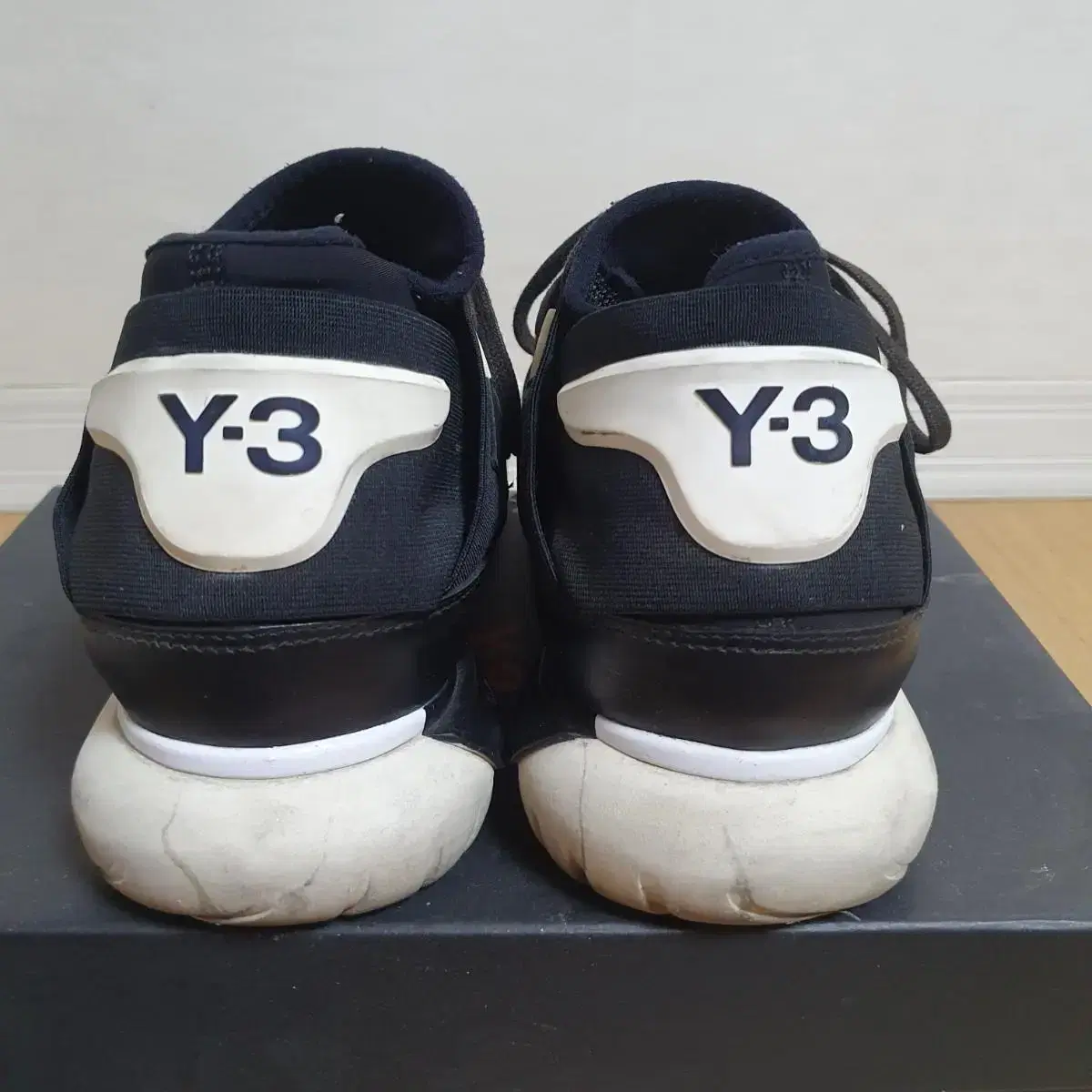 [275] Y-3 15시즌 콰사 하이 검흰