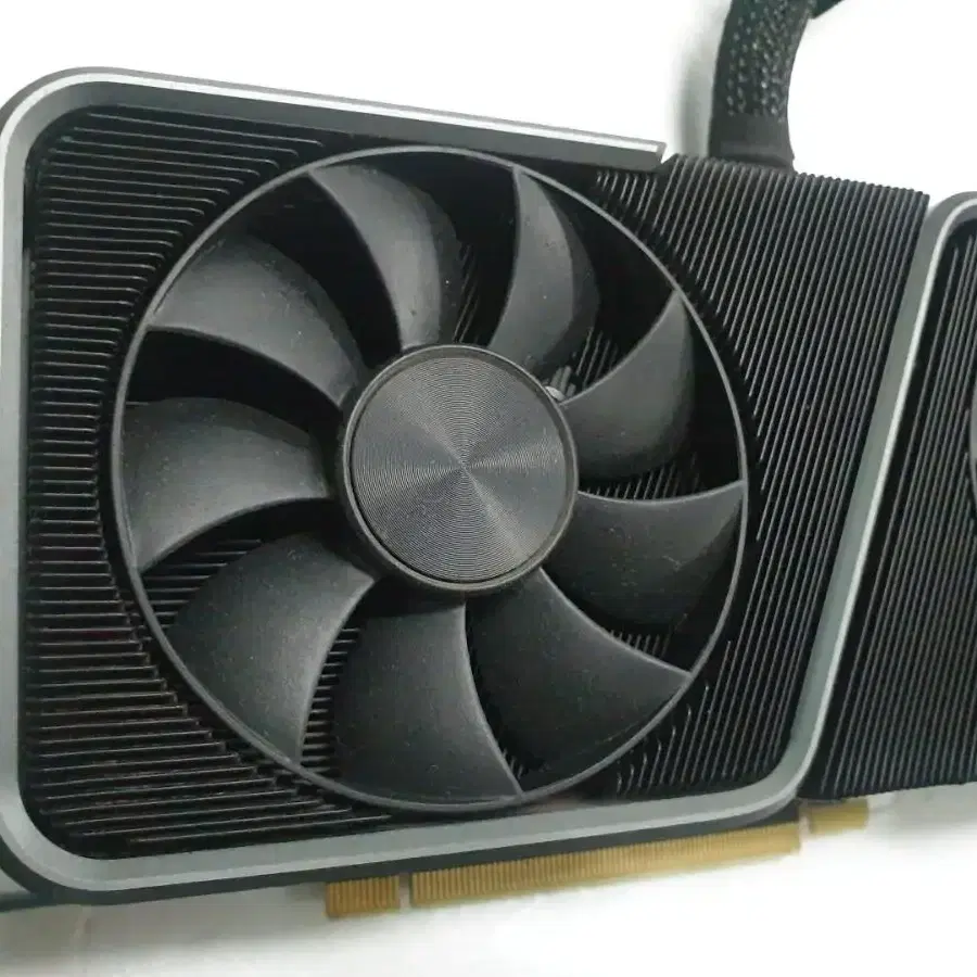 엔비디아 rtx3070 fe 8기가 그래픽카드 팝니다.