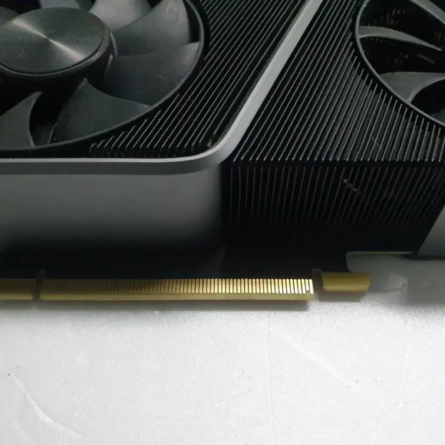 엔비디아 rtx3070 fe 8기가 그래픽카드 팝니다.