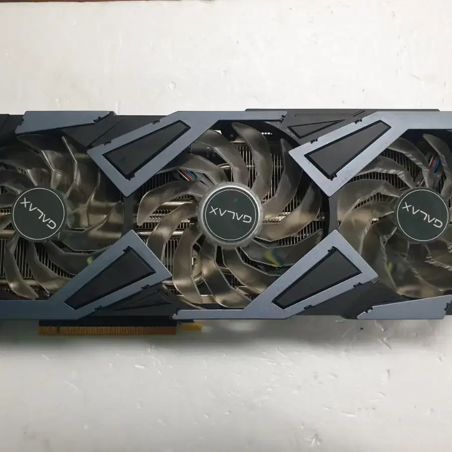 갤럭시ex rtx3070 3팬 그래픽카드 팝니다.