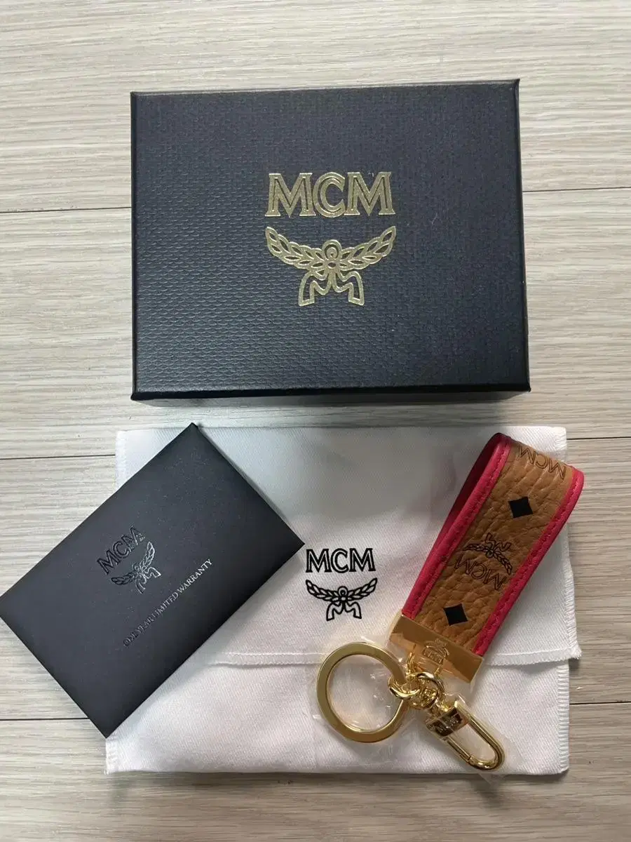 MCM 엠씨엠 키링