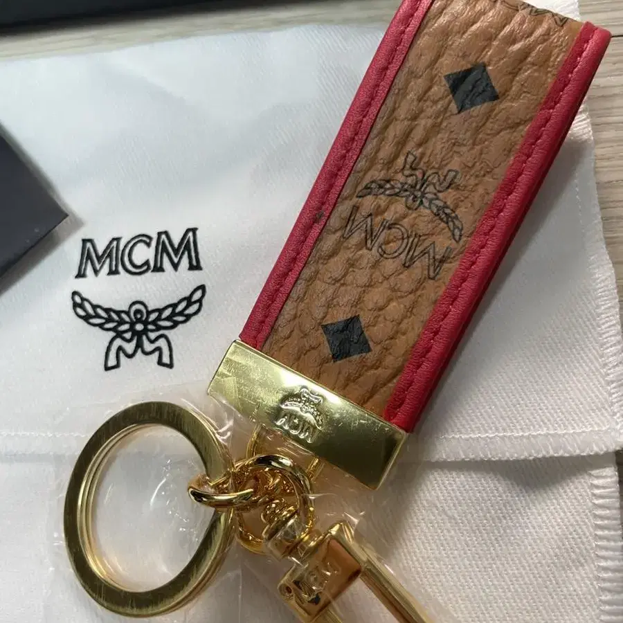 MCM 엠씨엠 키링