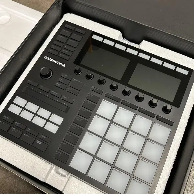 [새상품 가격인하]MASCHINE MK3 샘플러/시퀀서