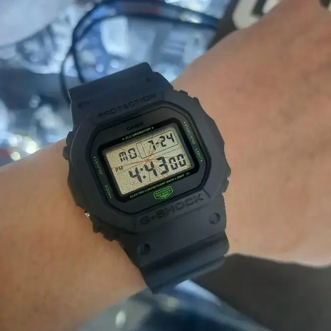 지샥시계 GA-5600MNT-1DR