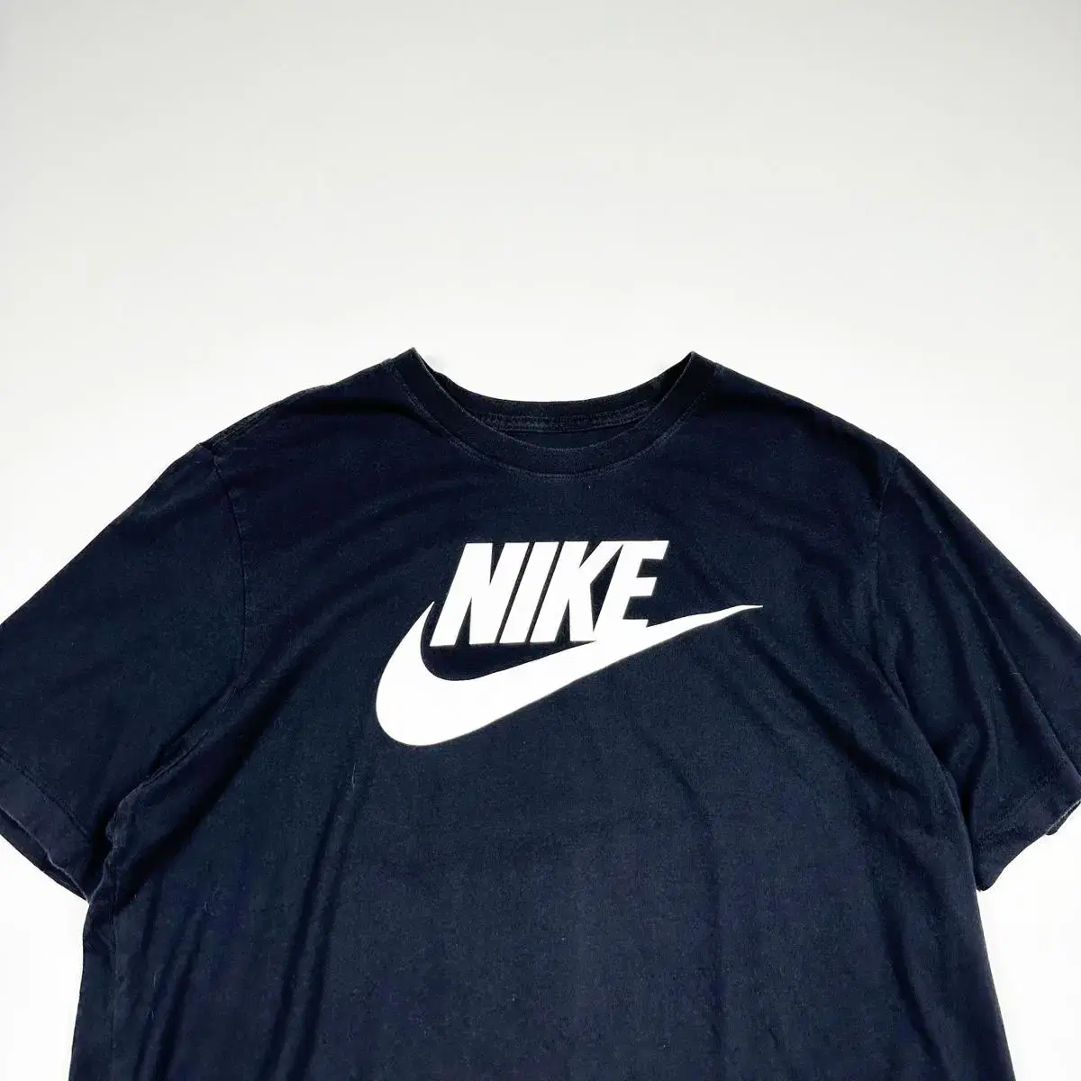 Nike Puchura Big Logo Printed Short Sleeve Tee (2XL)