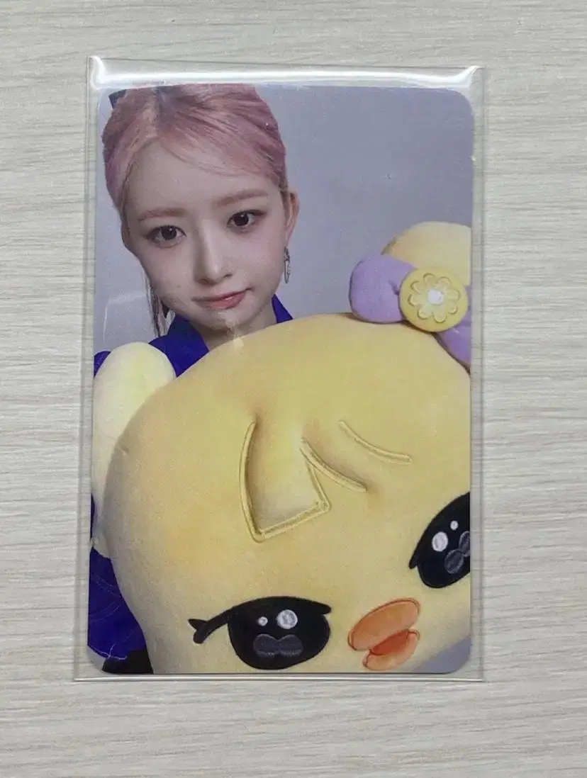 ive lay minive photocard fei face cushion