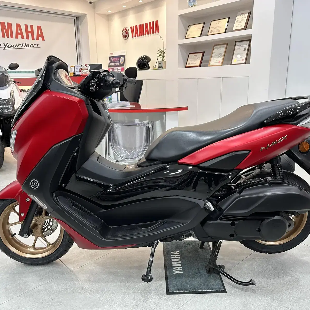 2021년 야마하 NMAX125 ABS 12,123km 무광 레드.