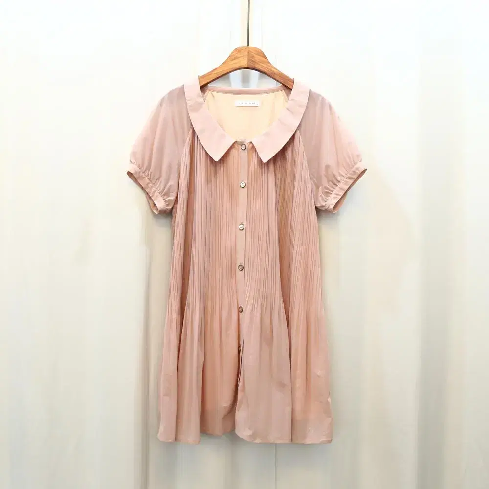 lowrys farm kara neck pleated vahn blouse shirt (m)