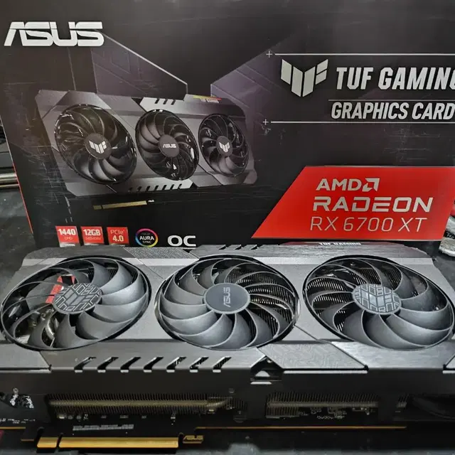 ASUS TUF Gaming 라데온 RX 6700 XT  풀박스 as남음