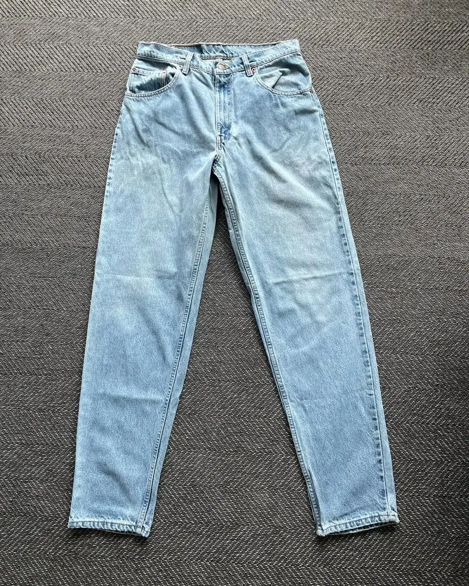 (30) 90s USA Vintage Levi's 560 Denim