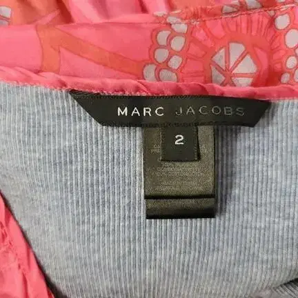 MARC JACOBS 마크제이콥스 실크 골지배색 탑블라우스 55