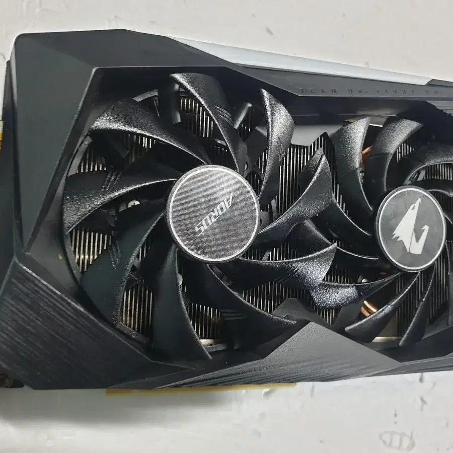 기가바이트 어마 rtx3070 그래픽카드 팝니다.