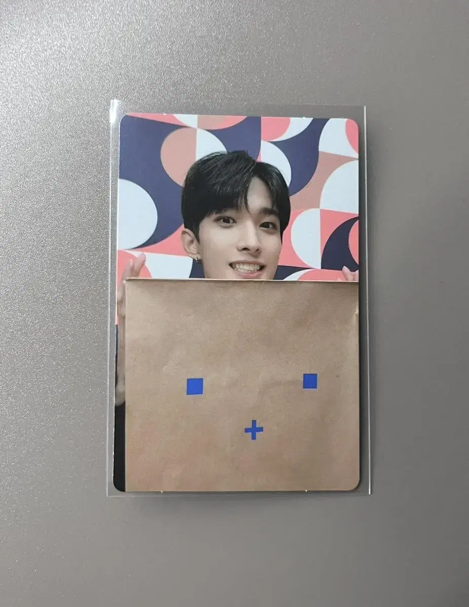 Price drop) seventeen Feathersun Carat Vahn dk photocard WTS