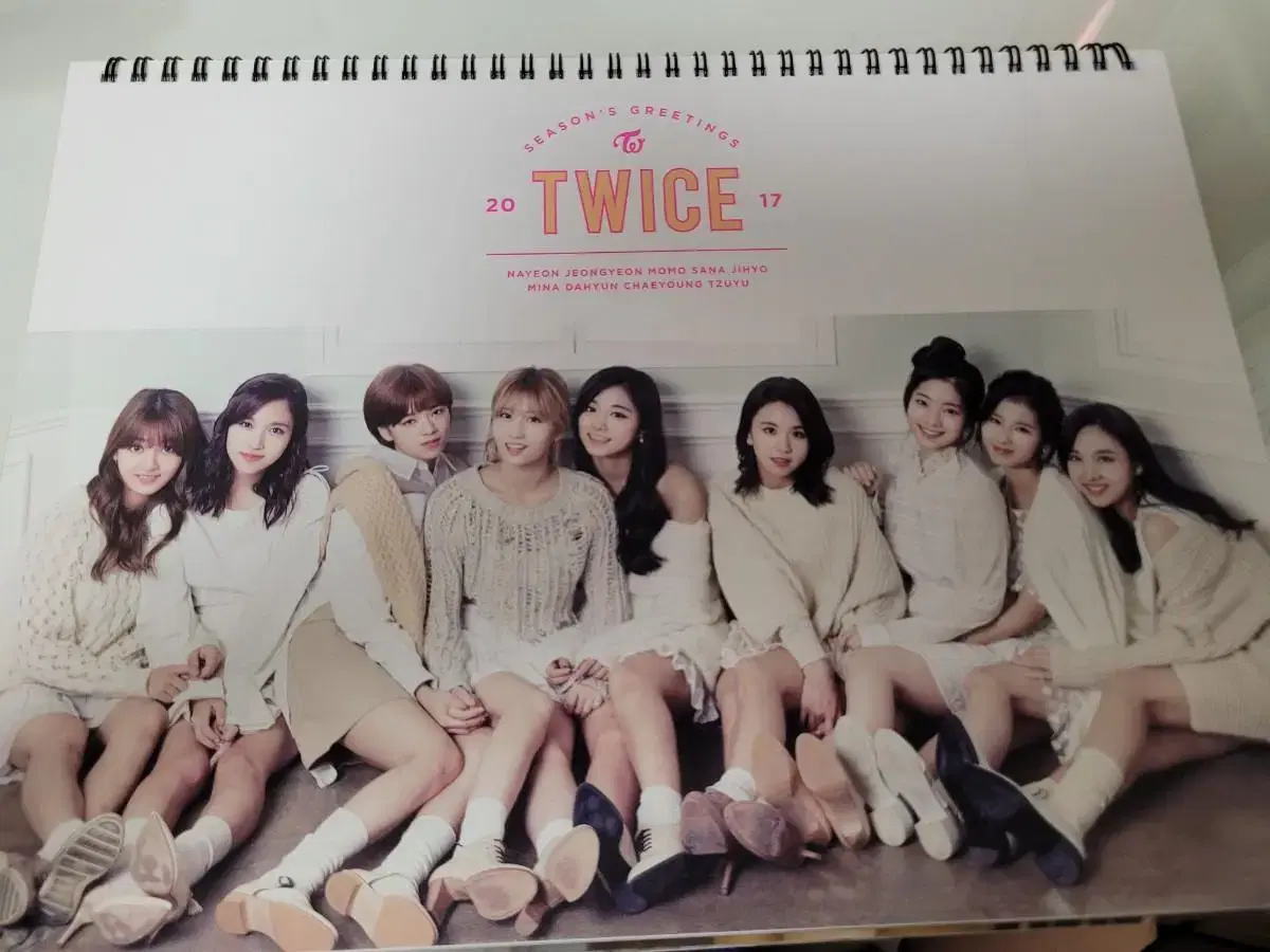 Twice 2017 season's greetings Merchandise (calendar, postcard, CD)