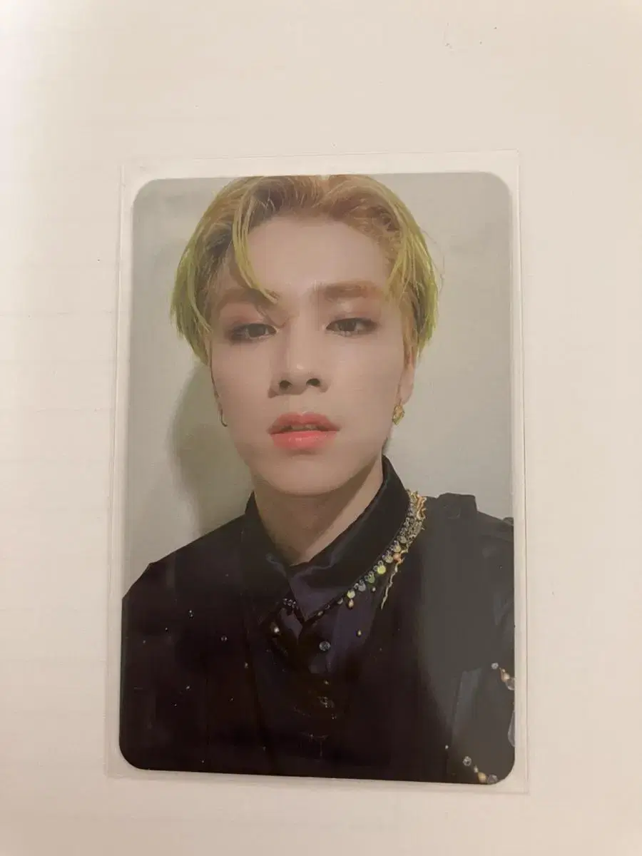 Xiaojun Rezonance kihno photocard