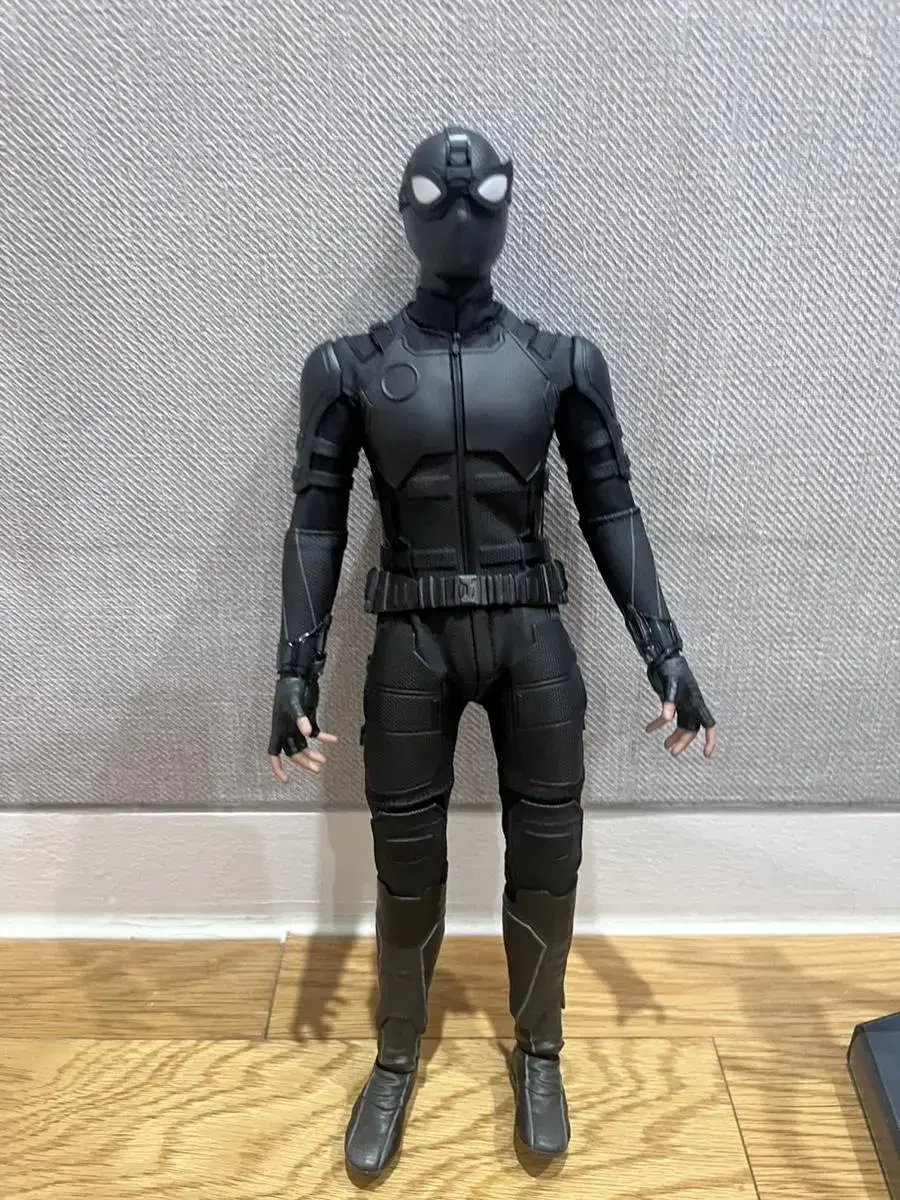 Spider-Man Stealth Suit Hot Toy