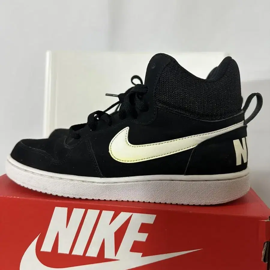 n001) NIKE 나이키 코트 보로우 미드 255mm