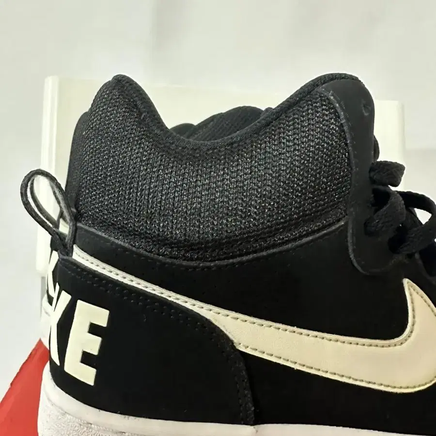 n001) NIKE 나이키 코트 보로우 미드 255mm