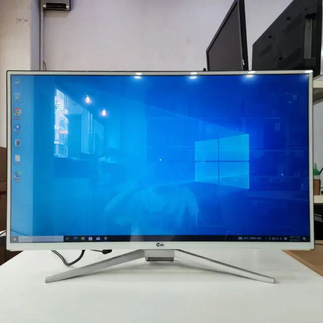 이도 32인치 144Hz  게이밍  모니터  팝니다