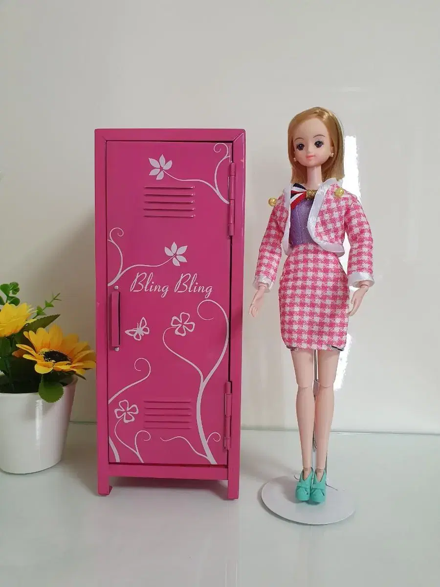 Dolls Vintage Cabinets/Retro Props/Vintage Props/Cabinets