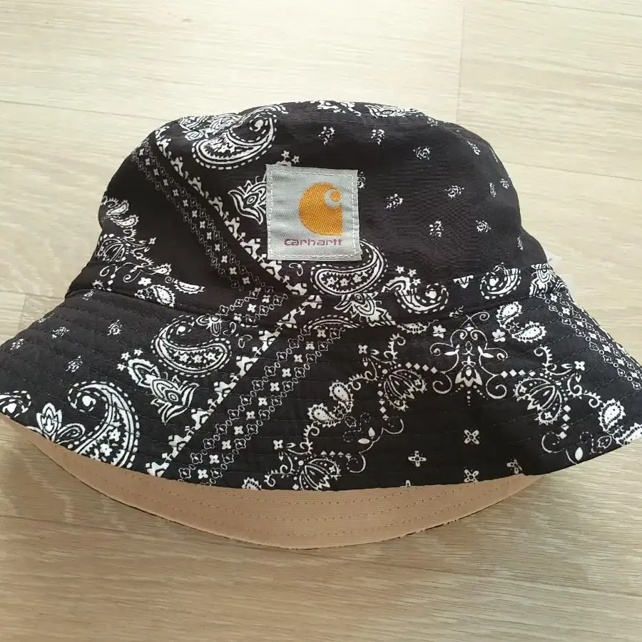 칼하트 carhatt 리버시블 버킷햇 Bandana Bucket Hat