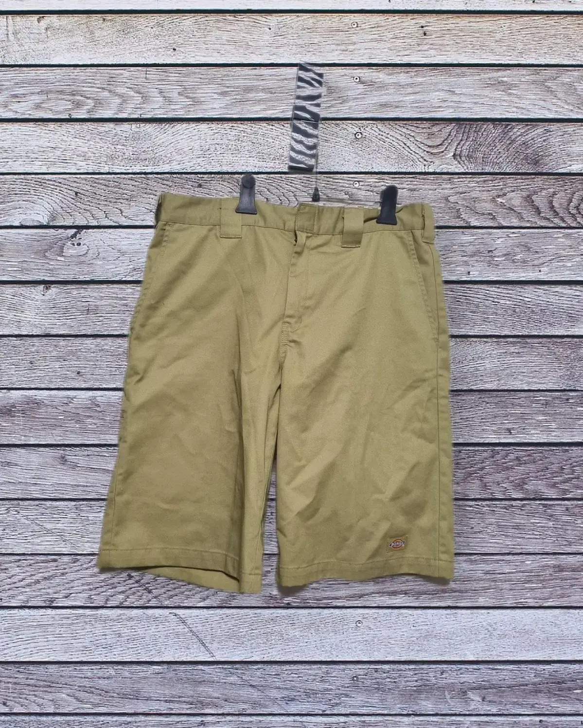 34) Dickies Pocketed Bermuda Vahn Shorts