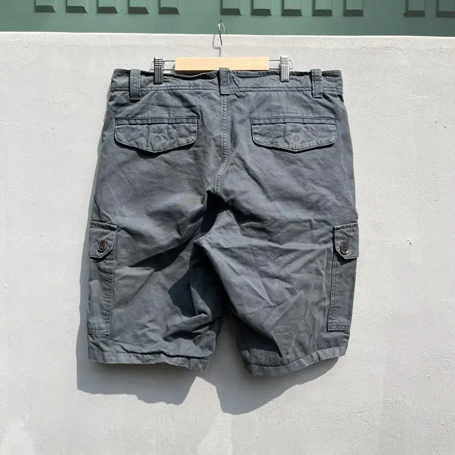 Vintag grey military cargo shorts